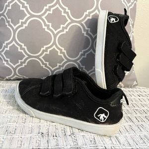 ☀️3/$15 Boys AND 1 Shoes